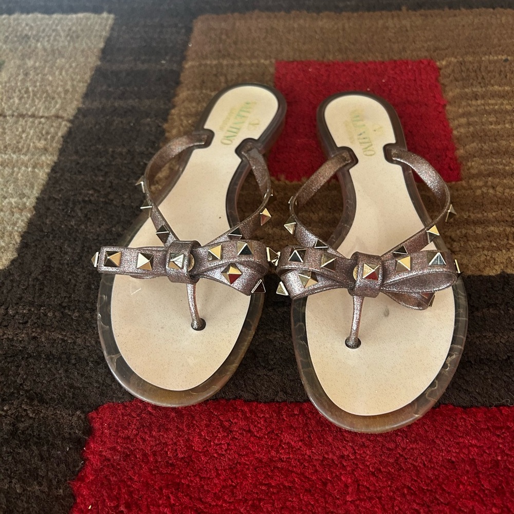 Valentino Garavani  Rockstud Sandals